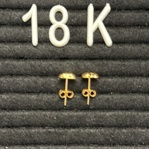 18K SAUDI GOLD HEART SHAPED EARRINGS ❤️ - Picture 3 of 3